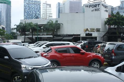 A guide to Parking in BGC: List of popular parking lot with respective.